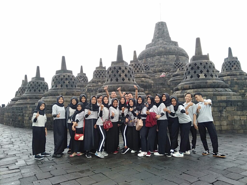 Usaha Perjalanan Wisata